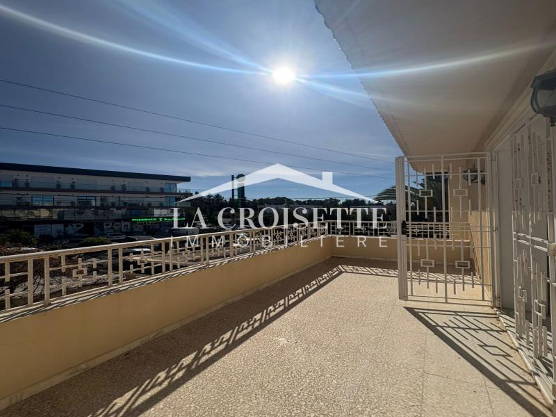 Villa S+5 avec piscine à La Soukra